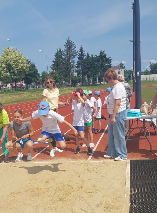 Chełm. Olimpiada Przedszkolaków na stadionie lekkoatletycznym przy II LO [GALERIA ZDJĘĆ]