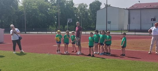 Chełm. Olimpiada Przedszkolaków na stadionie lekkoatletycznym przy II LO [GALERIA ZDJĘĆ]