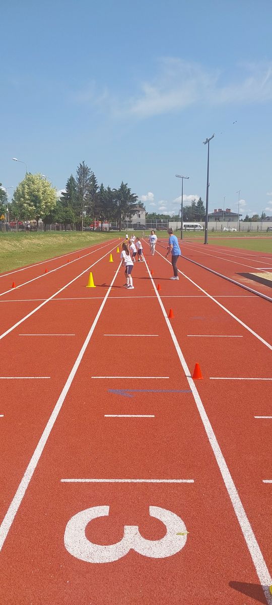 Chełm. Olimpiada Przedszkolaków na stadionie lekkoatletycznym przy II LO [GALERIA ZDJĘĆ]