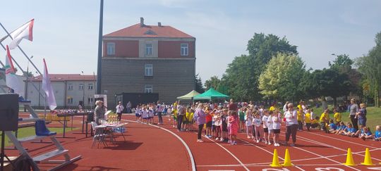 Chełm. Olimpiada Przedszkolaków na stadionie lekkoatletycznym przy II LO [GALERIA ZDJĘĆ]