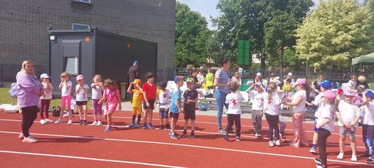 Chełm. Olimpiada Przedszkolaków na stadionie lekkoatletycznym przy II LO [GALERIA ZDJĘĆ]