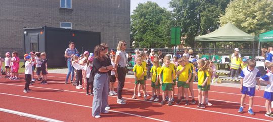 Chełm. Olimpiada Przedszkolaków na stadionie lekkoatletycznym przy II LO [GALERIA ZDJĘĆ]
