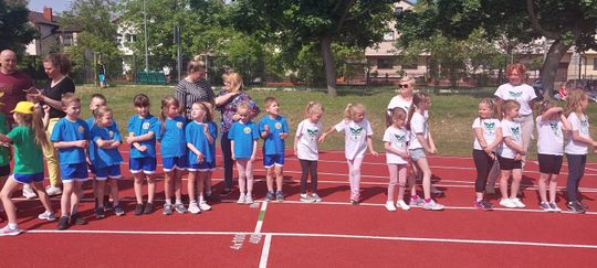 Chełm. Olimpiada Przedszkolaków na stadionie lekkoatletycznym przy II LO [GALERIA ZDJĘĆ]