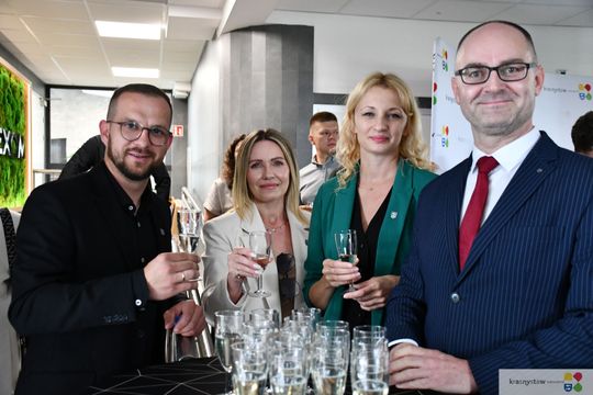 Basen w Krasnymstawie oficjalnie otwarty! [GALERIA ZDJĘĆ]