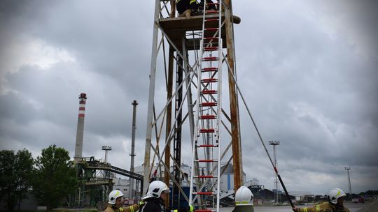 Pow. krasnostawski. Pożary, ewakuacje, ratunek z wysokości - ochotnicy w ogniu ćwiczeń. Pokazali, na co ich stać! [ZDJĘCIA]