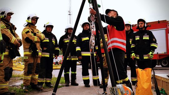 Pow. krasnostawski. Pożary, ewakuacje, ratunek z wysokości - ochotnicy w ogniu ćwiczeń. Pokazali, na co ich stać! [ZDJĘCIA]