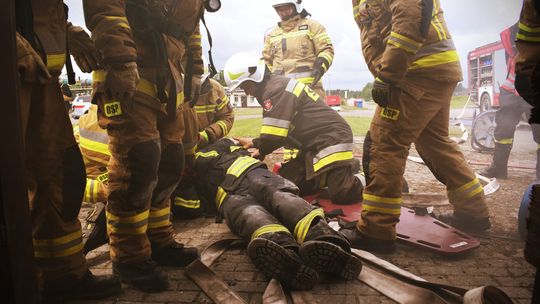 Pow. krasnostawski. Pożary, ewakuacje, ratunek z wysokości - ochotnicy w ogniu ćwiczeń. Pokazali, na co ich stać! [ZDJĘCIA]