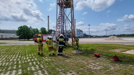 Pow. krasnostawski. Pożary, ewakuacje, ratunek z wysokości - ochotnicy w ogniu ćwiczeń. Pokazali, na co ich stać! [ZDJĘCIA]
