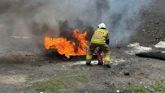 Pow. krasnostawski. Pożary, ewakuacje, ratunek z wysokości - ochotnicy w ogniu ćwiczeń. Pokazali, na co ich stać! [ZDJĘCIA]