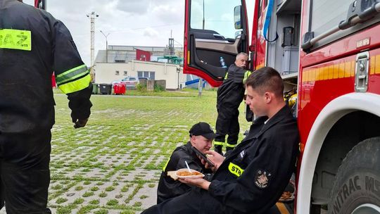 Pow. krasnostawski. Pożary, ewakuacje, ratunek z wysokości - ochotnicy w ogniu ćwiczeń. Pokazali, na co ich stać! [ZDJĘCIA]