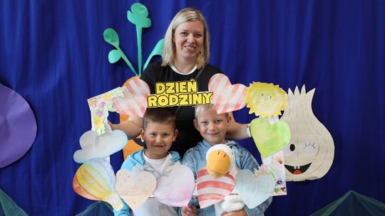 Radosny Dzień Rodziny w Szkole Podstawowej w Leśniowicach [GALERIA ZDJĘĆ]