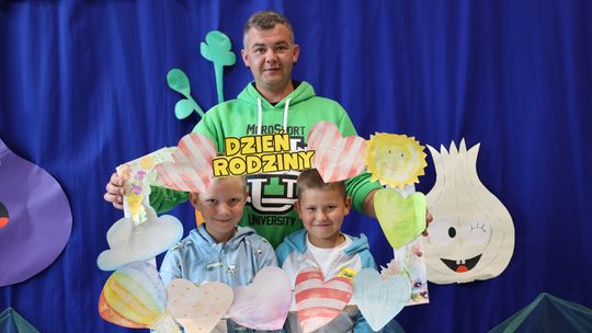 Radosny Dzień Rodziny w Szkole Podstawowej w Leśniowicach [GALERIA ZDJĘĆ]