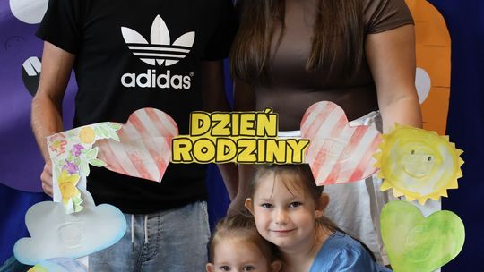 Radosny Dzień Rodziny w Szkole Podstawowej w Leśniowicach [GALERIA ZDJĘĆ]