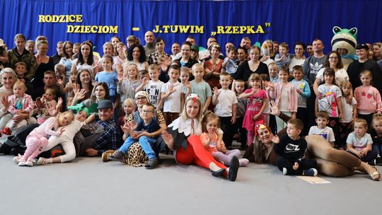 Radosny Dzień Rodziny w Szkole Podstawowej w Leśniowicach [GALERIA ZDJĘĆ]