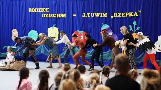 Radosny Dzień Rodziny w Szkole Podstawowej w Leśniowicach [GALERIA ZDJĘĆ]