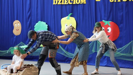 Radosny Dzień Rodziny w Szkole Podstawowej w Leśniowicach [GALERIA ZDJĘĆ]