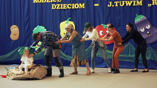 Radosny Dzień Rodziny w Szkole Podstawowej w Leśniowicach [GALERIA ZDJĘĆ]