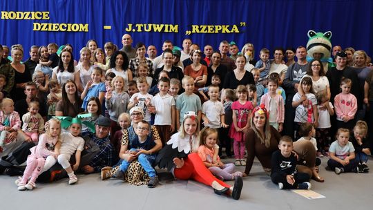 Radosny Dzień Rodziny w Szkole Podstawowej w Leśniowicach [GALERIA ZDJĘĆ]