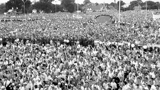 Tak w Zamościu witaliśmy Ojca Świętego Jana Pawła II. Zobacz unikatowe zdjęcia