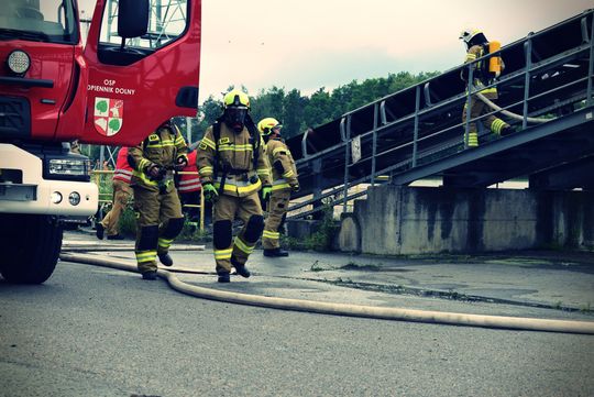 Pow. krasnostawski. Pożary, ewakuacje, ratunek z wysokości - ochotnicy w ogniu ćwiczeń. Pokazali, na co ich stać! [ZDJĘCIA]
