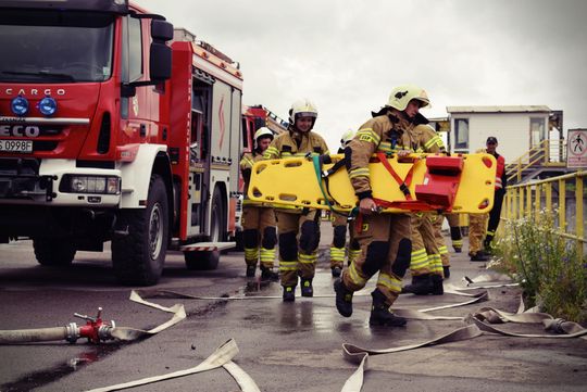 Pow. krasnostawski. Pożary, ewakuacje, ratunek z wysokości - ochotnicy w ogniu ćwiczeń. Pokazali, na co ich stać! [ZDJĘCIA]