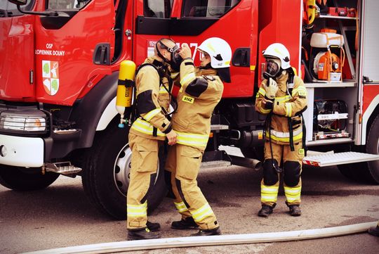 Pow. krasnostawski. Pożary, ewakuacje, ratunek z wysokości - ochotnicy w ogniu ćwiczeń. Pokazali, na co ich stać! [ZDJĘCIA]