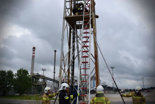 Pow. krasnostawski. Pożary, ewakuacje, ratunek z wysokości - ochotnicy w ogniu ćwiczeń. Pokazali, na co ich stać! [ZDJĘCIA]
