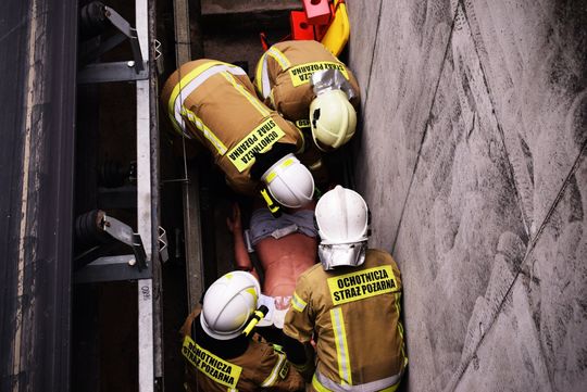 Pow. krasnostawski. Pożary, ewakuacje, ratunek z wysokości - ochotnicy w ogniu ćwiczeń. Pokazali, na co ich stać! [ZDJĘCIA]
