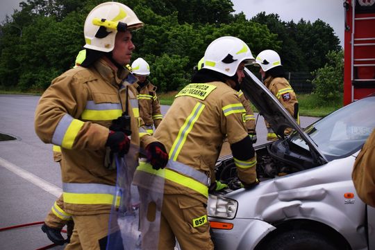 Pow. krasnostawski. Pożary, ewakuacje, ratunek z wysokości - ochotnicy w ogniu ćwiczeń. Pokazali, na co ich stać! [ZDJĘCIA]