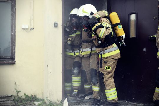 Pow. krasnostawski. Pożary, ewakuacje, ratunek z wysokości - ochotnicy w ogniu ćwiczeń. Pokazali, na co ich stać! [ZDJĘCIA]