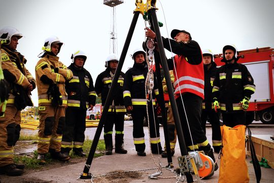 Pow. krasnostawski. Pożary, ewakuacje, ratunek z wysokości - ochotnicy w ogniu ćwiczeń. Pokazali, na co ich stać! [ZDJĘCIA]