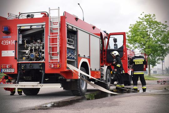 Pow. krasnostawski. Pożary, ewakuacje, ratunek z wysokości - ochotnicy w ogniu ćwiczeń. Pokazali, na co ich stać! [ZDJĘCIA]