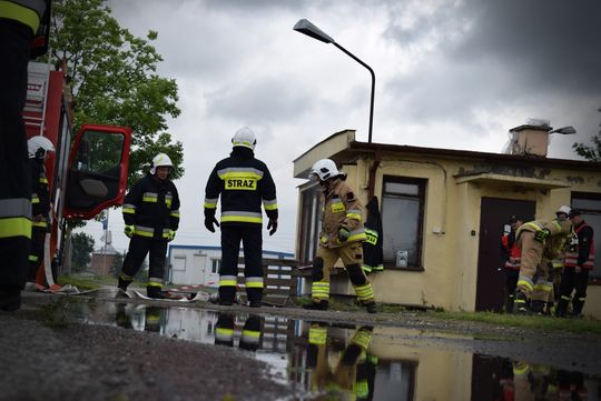 Pow. krasnostawski. Pożary, ewakuacje, ratunek z wysokości - ochotnicy w ogniu ćwiczeń. Pokazali, na co ich stać! [ZDJĘCIA]