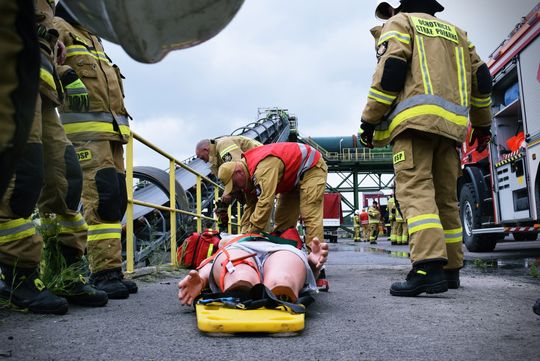Pow. krasnostawski. Pożary, ewakuacje, ratunek z wysokości - ochotnicy w ogniu ćwiczeń. Pokazali, na co ich stać! [ZDJĘCIA]