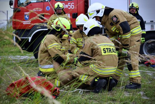 Pow. krasnostawski. Pożary, ewakuacje, ratunek z wysokości - ochotnicy w ogniu ćwiczeń. Pokazali, na co ich stać! [ZDJĘCIA]