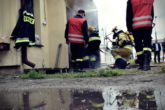 Pow. krasnostawski. Pożary, ewakuacje, ratunek z wysokości - ochotnicy w ogniu ćwiczeń. Pokazali, na co ich stać! [ZDJĘCIA]
