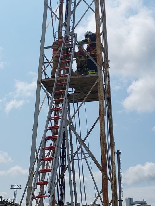 Pow. krasnostawski. Pożary, ewakuacje, ratunek z wysokości - ochotnicy w ogniu ćwiczeń. Pokazali, na co ich stać! [ZDJĘCIA]