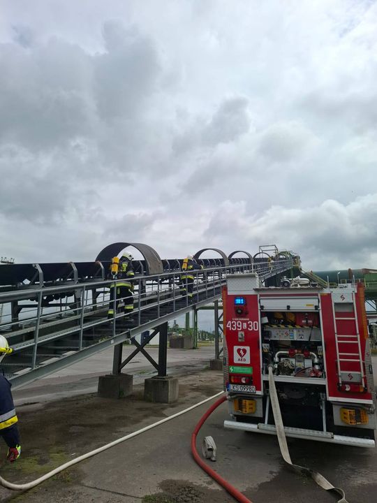 Pow. krasnostawski. Pożary, ewakuacje, ratunek z wysokości - ochotnicy w ogniu ćwiczeń. Pokazali, na co ich stać! [ZDJĘCIA]