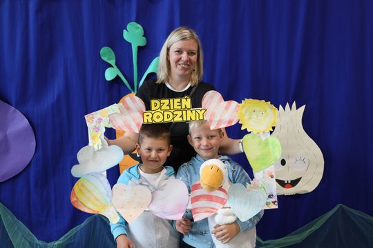 Radosny Dzień Rodziny w Szkole Podstawowej w Leśniowicach [GALERIA ZDJĘĆ]