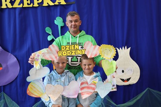 Radosny Dzień Rodziny w Szkole Podstawowej w Leśniowicach [GALERIA ZDJĘĆ]