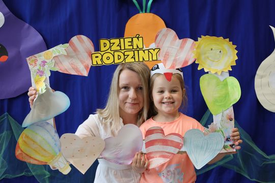 Radosny Dzień Rodziny w Szkole Podstawowej w Leśniowicach [GALERIA ZDJĘĆ]