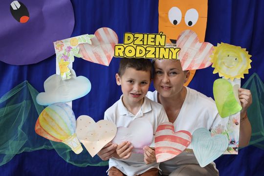 Radosny Dzień Rodziny w Szkole Podstawowej w Leśniowicach [GALERIA ZDJĘĆ]