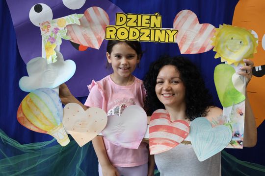 Radosny Dzień Rodziny w Szkole Podstawowej w Leśniowicach [GALERIA ZDJĘĆ]