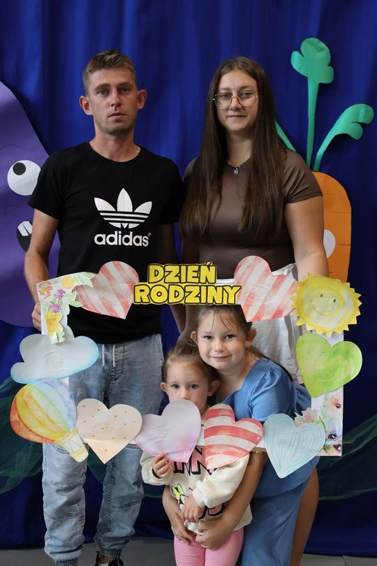 Radosny Dzień Rodziny w Szkole Podstawowej w Leśniowicach [GALERIA ZDJĘĆ]