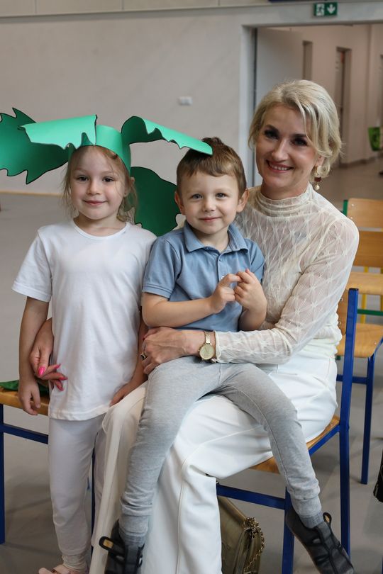 Radosny Dzień Rodziny w Szkole Podstawowej w Leśniowicach [GALERIA ZDJĘĆ]