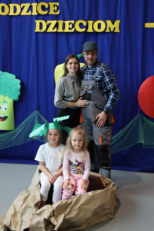 Radosny Dzień Rodziny w Szkole Podstawowej w Leśniowicach [GALERIA ZDJĘĆ]