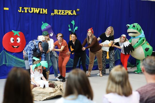 Radosny Dzień Rodziny w Szkole Podstawowej w Leśniowicach [GALERIA ZDJĘĆ]