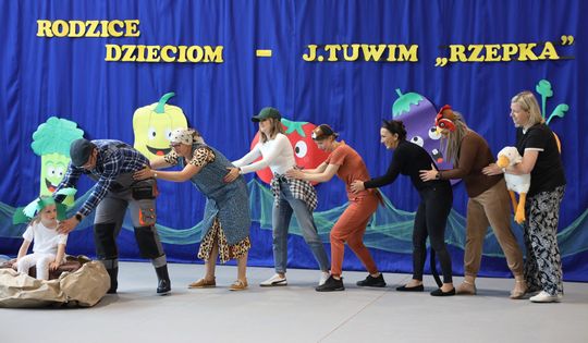 Radosny Dzień Rodziny w Szkole Podstawowej w Leśniowicach [GALERIA ZDJĘĆ]