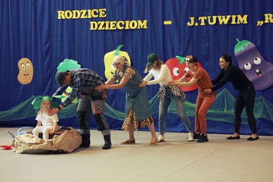 Radosny Dzień Rodziny w Szkole Podstawowej w Leśniowicach [GALERIA ZDJĘĆ]