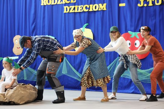 Radosny Dzień Rodziny w Szkole Podstawowej w Leśniowicach [GALERIA ZDJĘĆ]